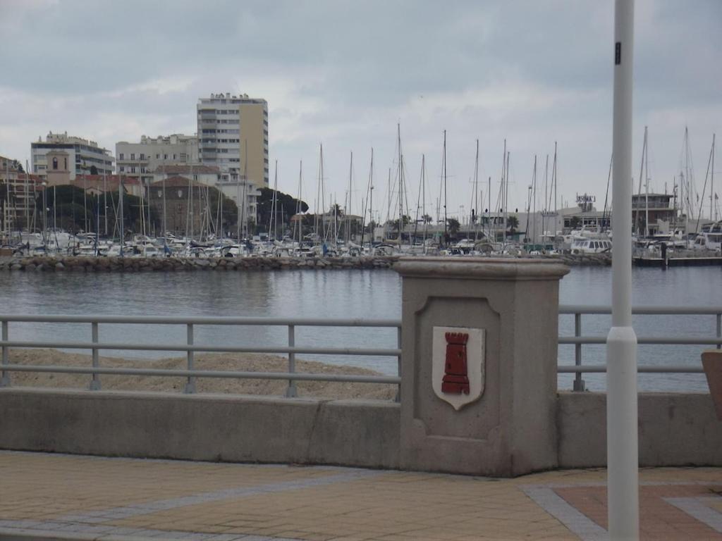 Appartement Spacieux Et Calme Classe 4 Etoiles, A 300M De La Mer Sainte-Maxime Exterior foto